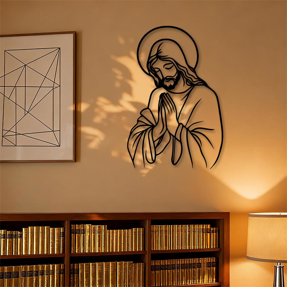 Christianartworkshop - Decorazione murale in metallo con aureola di Gesù in preghiera, in stile minimalista: un simbolo di umile e sacra devozione. - image 0