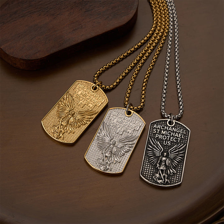 Christianartworkshop Collana con targhetta a forma di scatola e ciondolo con l'immagine dell'Arcangelo San Michele incisa su entrambi i lati: un emblema di coraggiosa e sacra devozione. - image 0
