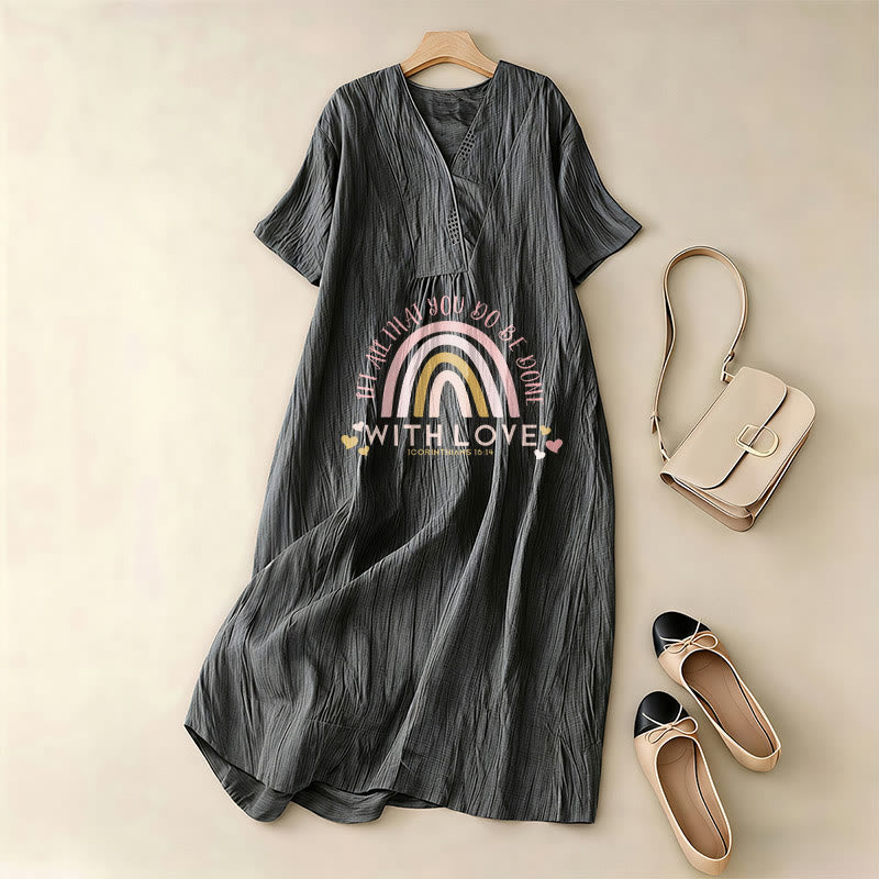 Christianartworkshop Abito midi casual con scollo a V, stampa "Love Scripture Rainbow Heart" in tinta unita. - image 13