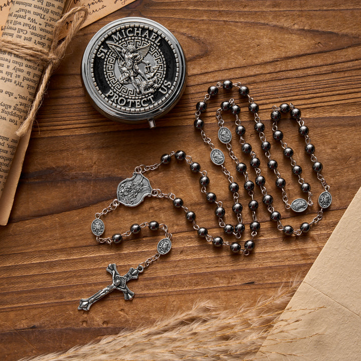 Christianartworkshop Rosario antico in argento con medaglia dell'arcangelo e ematite, con scatola rotonda incisa abbinata. - image 2