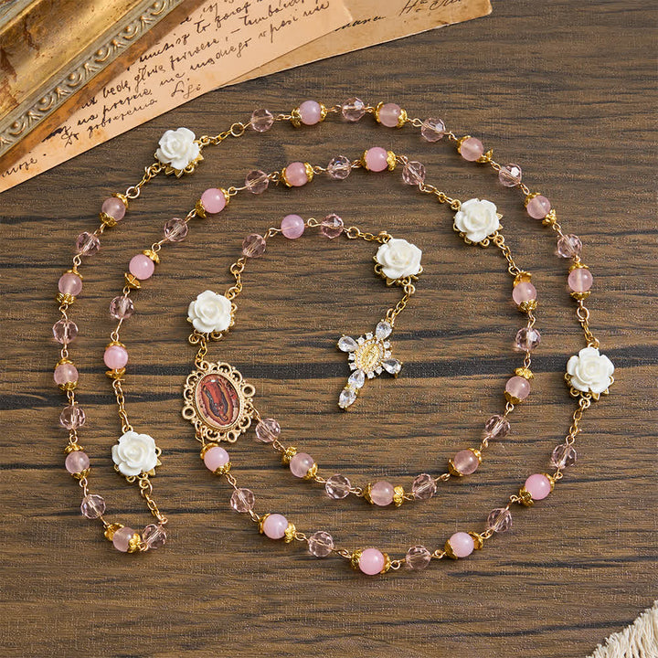 Christianartworkshop Rosario della Madonna di Guadalupe con cristalli rosa e rose bianche - image 2