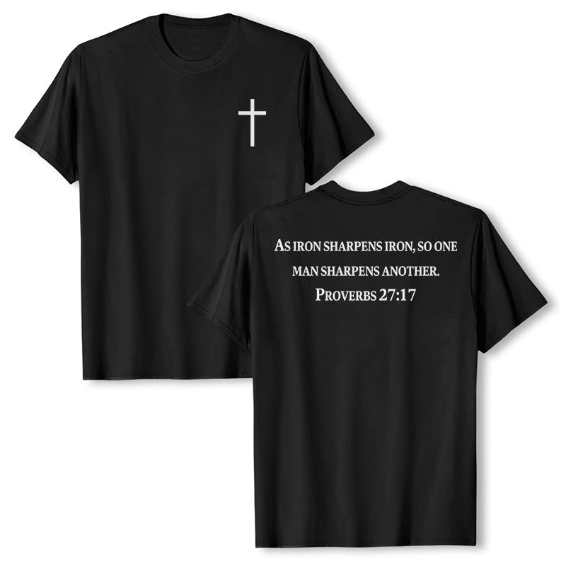 Christianartworkshop Come il ferro affila il ferro Proverbi 27:17 Maglietta a maniche corte premium con croce sul petto e scritta sulla schiena - Nero - 2XL - image 0
