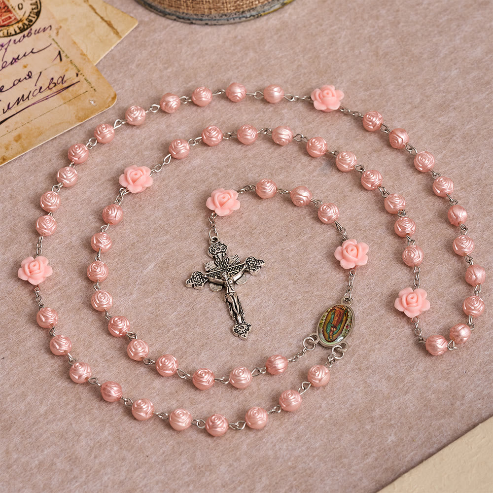 Christianartworkshop Rosario con perline lucide a forma di rosa in rilievo, decorazioni floreali 3D, medaglia smaltata della Madonna e crocifisso antico. - Rosario di rose rosa - image 0