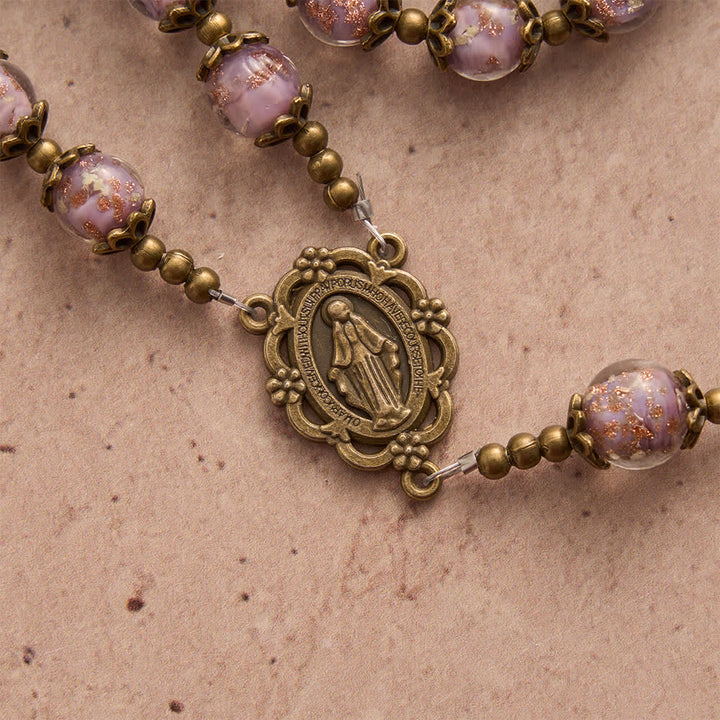 Christianartworkshop Rosario cattolico con perline color lavanda scintillanti, medaglia della Madonna e crocifisso. - image 8