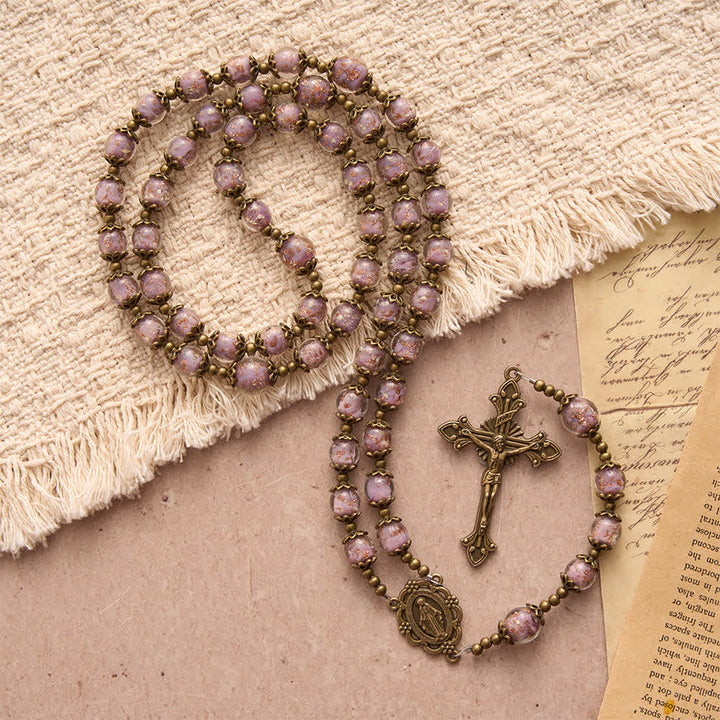 Christianartworkshop Rosario cattolico con perline color lavanda scintillanti, medaglia della Madonna e crocifisso. - image 3