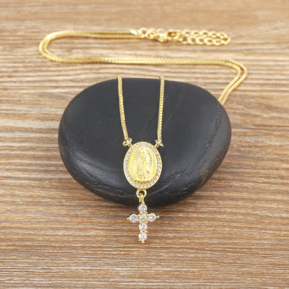 Christianartworkshop Collana con ciondolo Madonna e Croce: devozione divina ed eleganza senza tempo - image 1