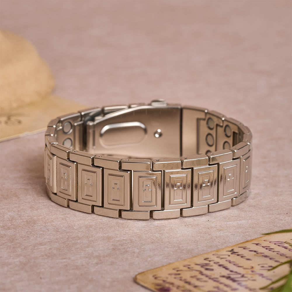 Christianartworkshop Bracciale a maglie in stile cinturino d'orologio con croce in rilievo incassata su ogni maglia rettangolare. - Argento - image 7