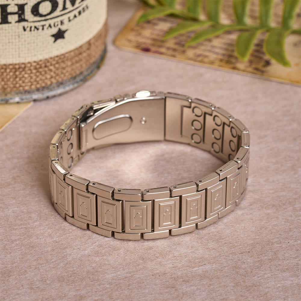 Christianartworkshop Bracciale a maglie in stile cinturino d'orologio con croce in rilievo incassata su ogni maglia rettangolare. - image 8