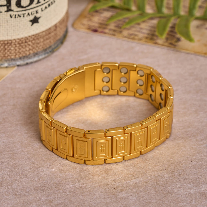 Christianartworkshop Bracciale a maglie in stile cinturino d'orologio con croce in rilievo incassata su ogni maglia rettangolare. - image 5