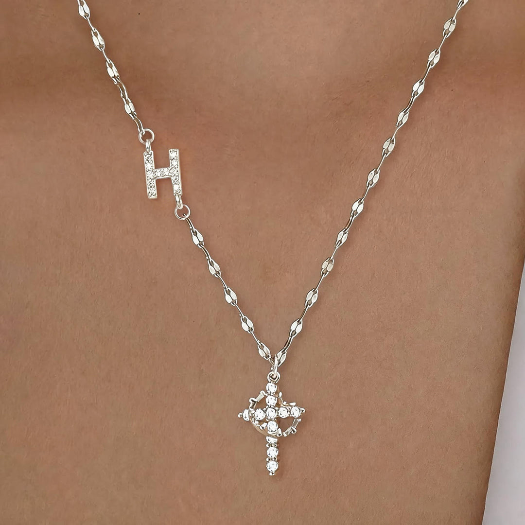 Collana con croce e corona personalizzata con iniziale AZ in tonalità oro e argento Christianartworkshop : ciondolo personalizzato con monogramma di fede sacra. - H - Argento - image 37