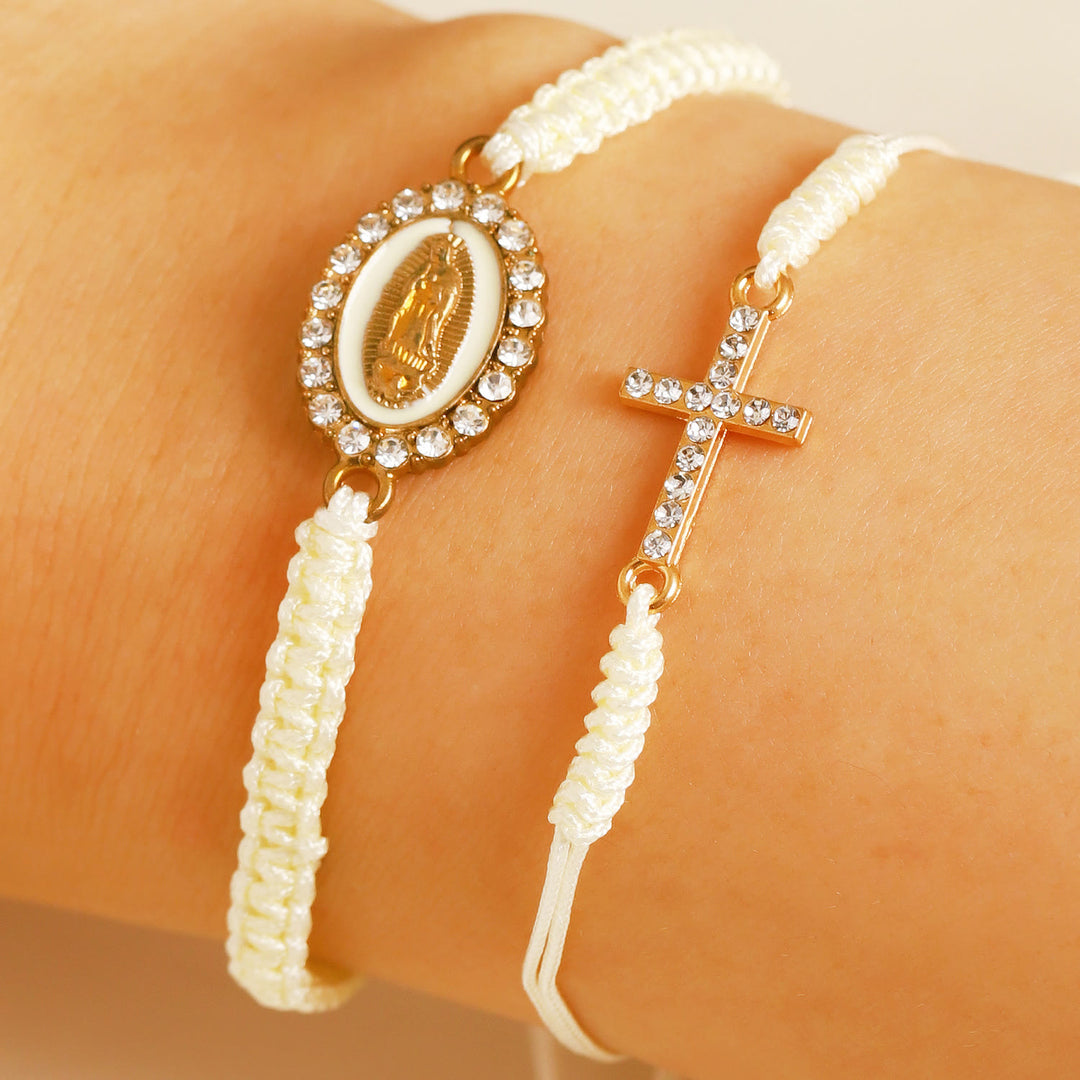 Christianartworkshop Set di braccialetti con cordino a doppia treccia, croce tempestata di zirconi e medaglia della Madonna con aureola di strass. - Bianco - image 4