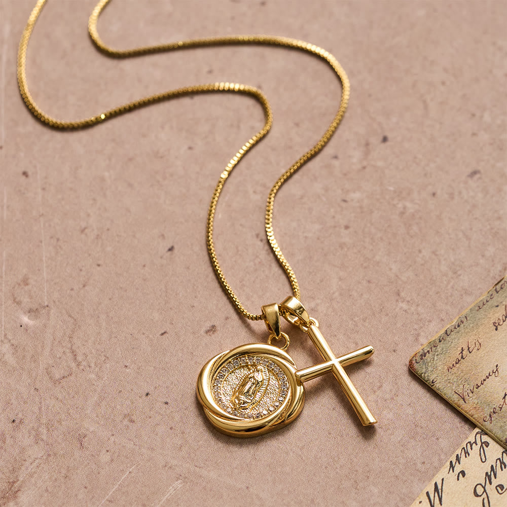 Christianartworkshop Collana con doppio pendente, medaglione della Madonna circondato da zirconi e ciondolo a croce lucida. - image 2