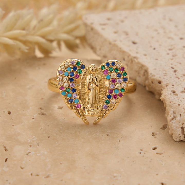 Christianartworkshop Anello aperto regolabile con alone di zirconi colorati. Ciondolo della Madonna di Guadalupe: simbolo di tenera grazia materna. - Cuore (taglia US 6-9) - image 0