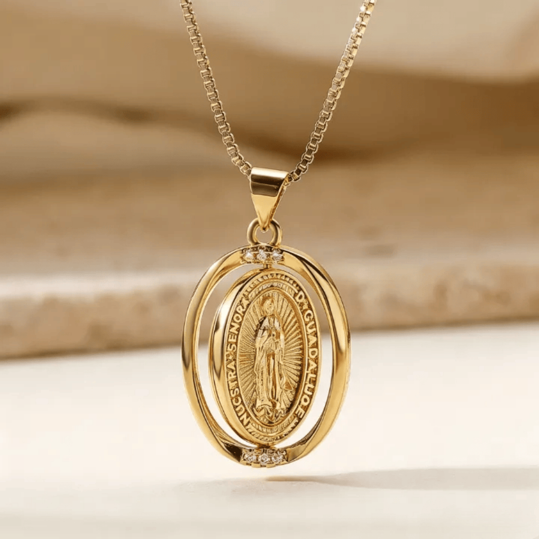 Christianartworkshop Collana con ciondolo ovale girevole reversibile con immagini della Madonna di Guadalupe e del Sacro Cuore. - D'oro - image 1