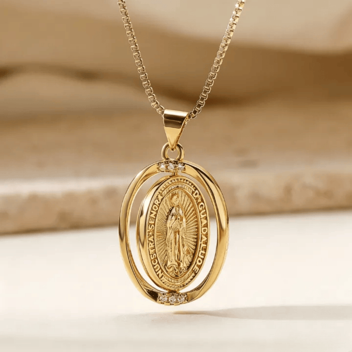 Christianartworkshop Collana con ciondolo ovale girevole reversibile con immagini della Madonna di Guadalupe e del Sacro Cuore. - D'oro - image 1