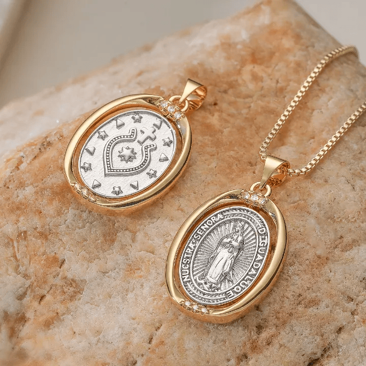 Christianartworkshop Collana con ciondolo ovale girevole reversibile con immagini della Madonna di Guadalupe e del Sacro Cuore. - image 4