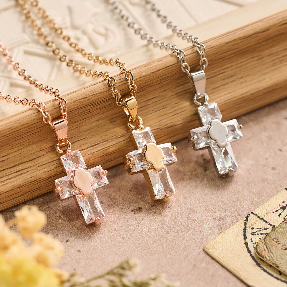 Christianartworkshop Collana con ciondolo a croce tempestato di zirconi e inserto centrale lucido: simbolo di radiosa grazia sacra e fede incrollabile. - image 1