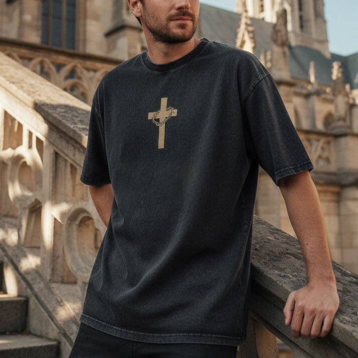 Christianartworkshop T-shirt unisex lavata con croce e corona di spine. - image 1