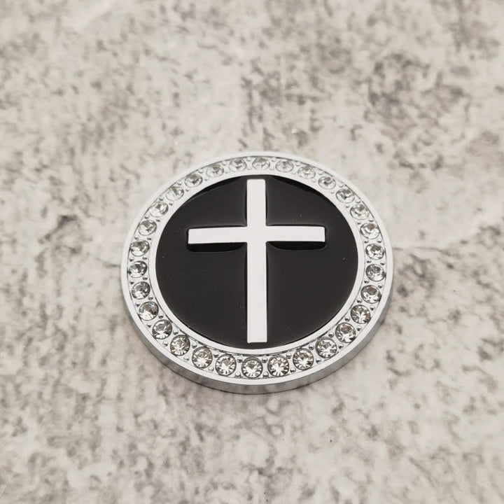 Christianartworkshop Adesivo per auto con croce circolare in rilievo e bordo di strass: simbolo di grazia divina e protezione completa durante il viaggio. - Argento e nero - image 4
