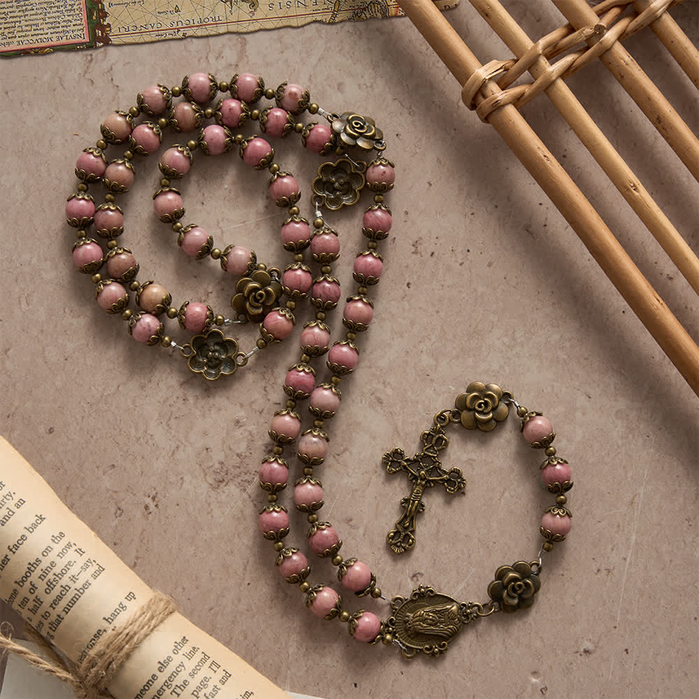 Christianartworkshop Rosario in rodocrosite naturale con dettagli floreali a forma di rosa in bronzo antico. - Nostra Signora e il Crocifisso - image 0