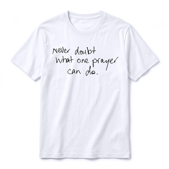 Christianartworkshop T-shirt a maniche corte premium con la scritta "Non dubitare mai di ciò che una preghiera può fare". - image 11