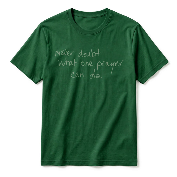 Christianartworkshop T-shirt a maniche corte premium con la scritta "Non dubitare mai di ciò che una preghiera può fare". - image 2
