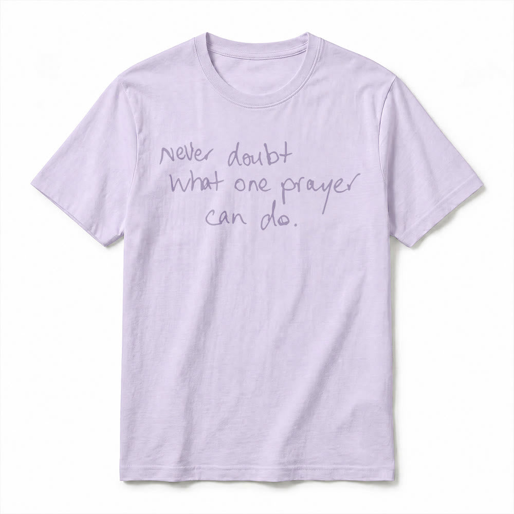 Christianartworkshop T-shirt a maniche corte premium con la scritta "Non dubitare mai di ciò che una preghiera può fare". - image 8