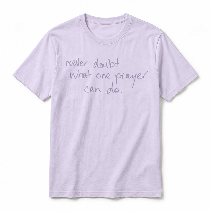 Christianartworkshop T-shirt a maniche corte premium con la scritta "Non dubitare mai di ciò che una preghiera può fare". - image 8