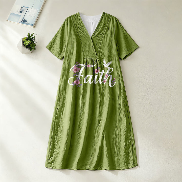 Abito midi da spiaggia con scollo a V e stampa "Dove bianca e fiori" Christianartworkshop Faith Script. - Verde oliva - 4XL - image 10