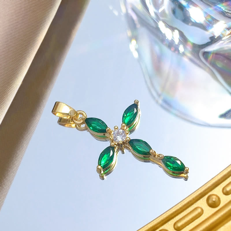 Christianartworkshop Elegante collana con croce a più pietre: simbolo di serena fede e dolce calore spirituale. - Verde - image 4