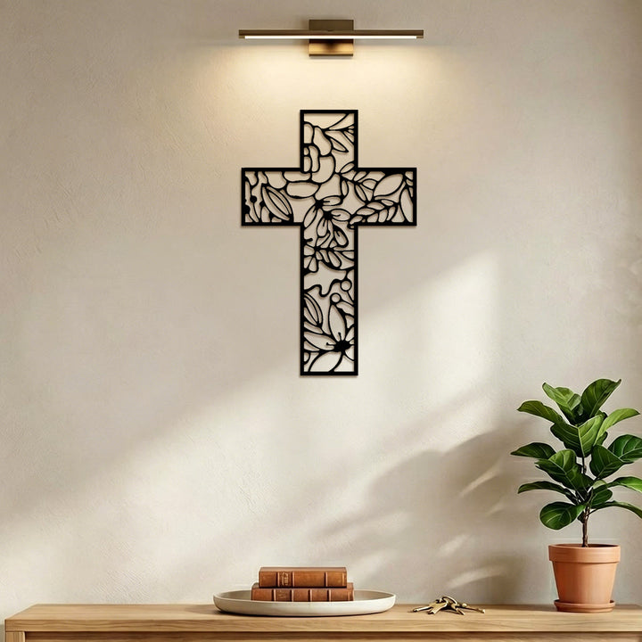 Christianartworkshop Decorazione da parete in metallo a forma di croce cava con motivi floreali: emblema di speranza e grazia eterne. - image 3