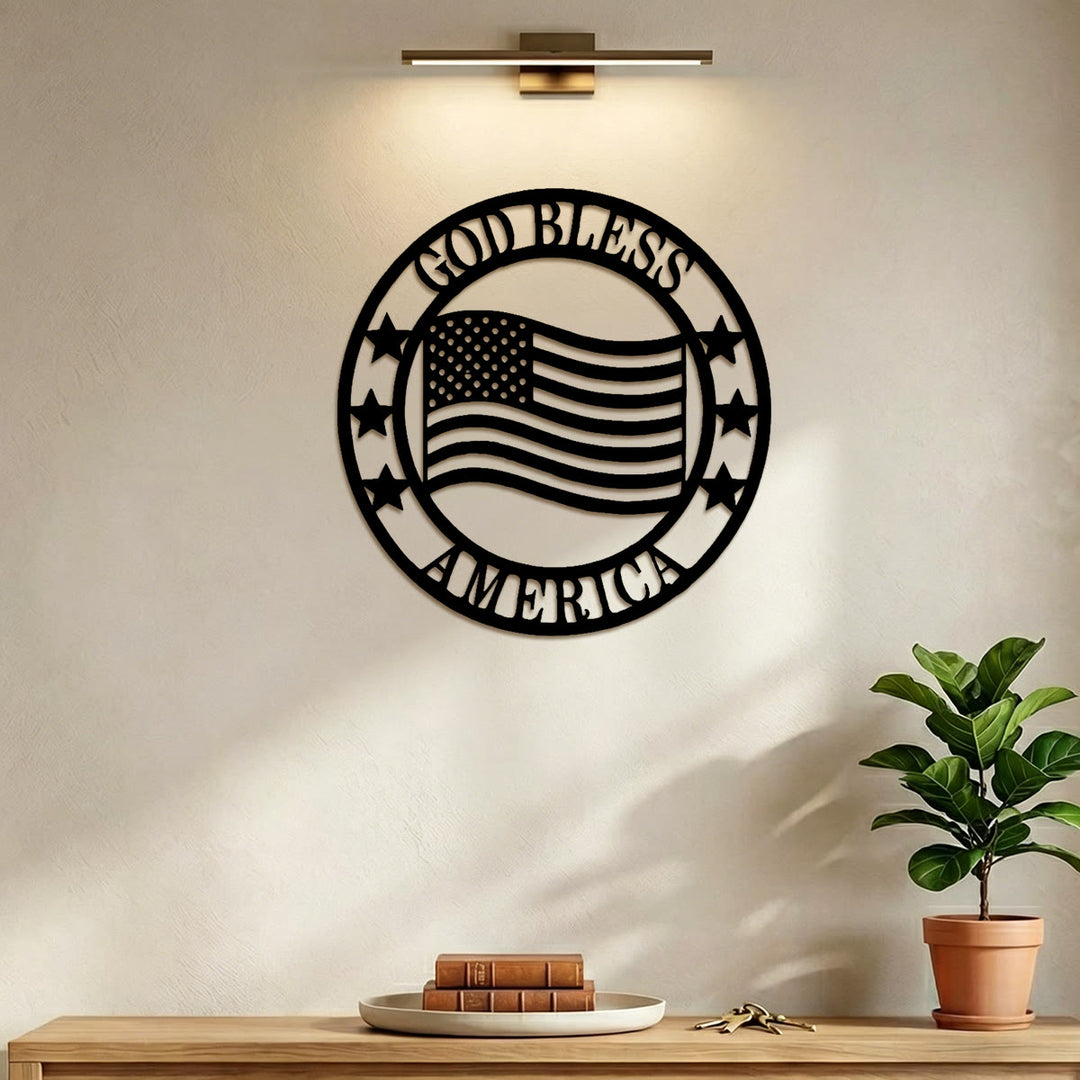 Christianartworkshop Decorazione murale circolare in metallo con la bandiera "God Bless America": emblema di benedizione e orgoglio nazionale. - image 3