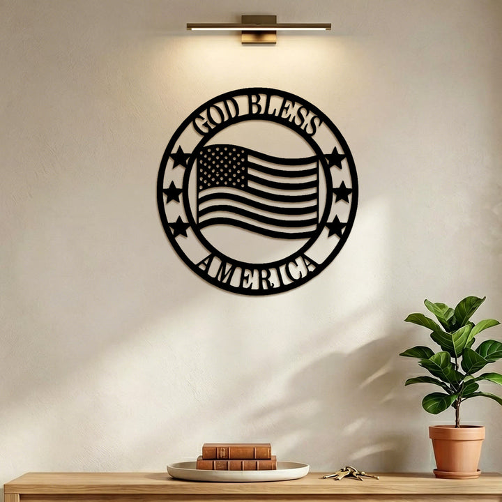 Christianartworkshop Decorazione murale circolare in metallo con la bandiera "God Bless America": emblema di benedizione e orgoglio nazionale. - image 3