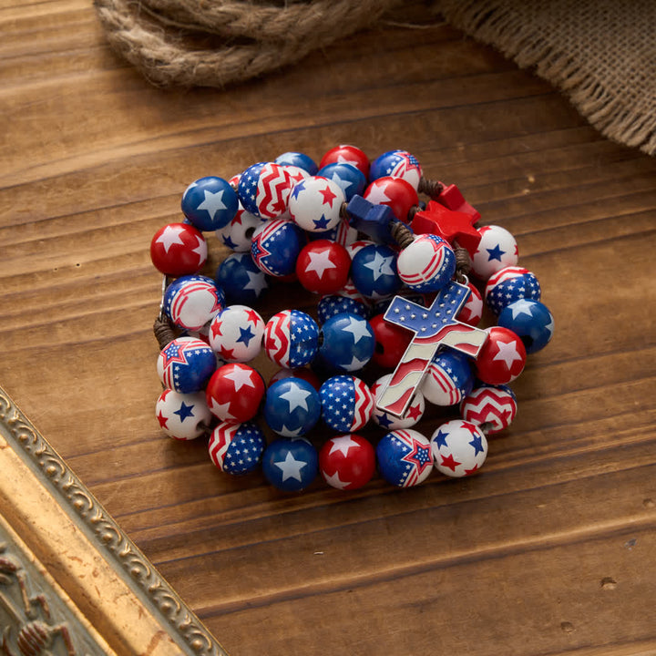 Christianartworkshop Rosario a croce con bandiera americana patriottica, con perline a stelle e strisce rosse, bianche e blu. - image 2