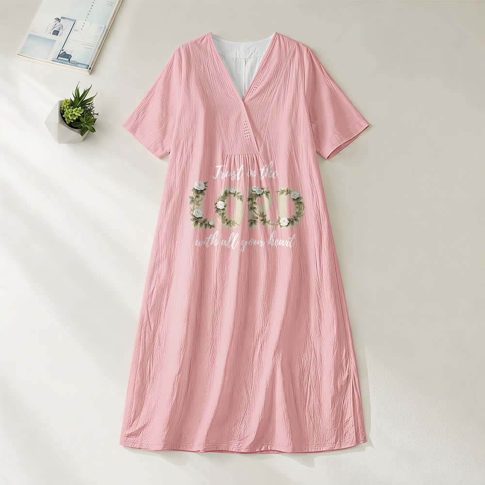 Christianartworkshop Confida nel Signore con tutto il tuo cuore Abito midi a maniche corte con scollo a V e stampa floreale - Abito midi a maniche corte con stampa floreale - The Faith In The Lord With All Your Heart - Rosa - 4XL - image 0