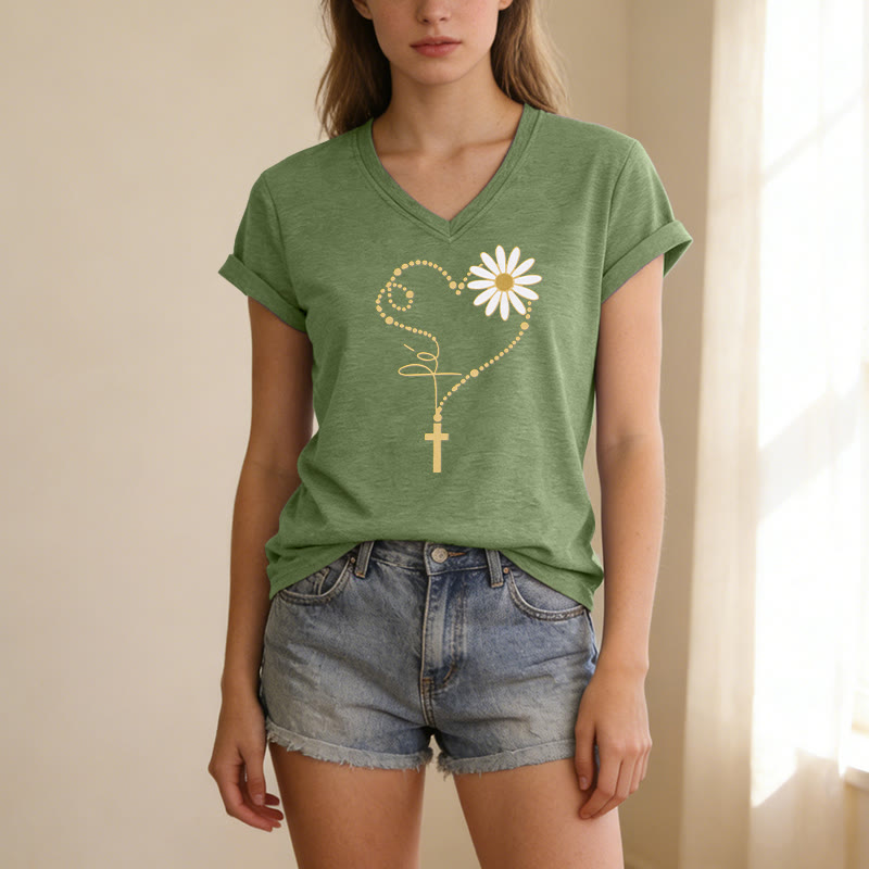 Christianartworkshop T-shirt casual con scollo a V, cuore, croce e margherita con pois dorati. - image 9