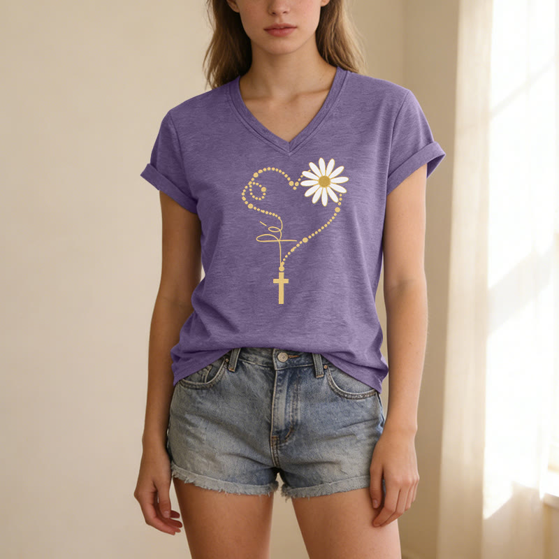 Christianartworkshop T-shirt casual con scollo a V, cuore, croce e margherita con pois dorati. - image 19