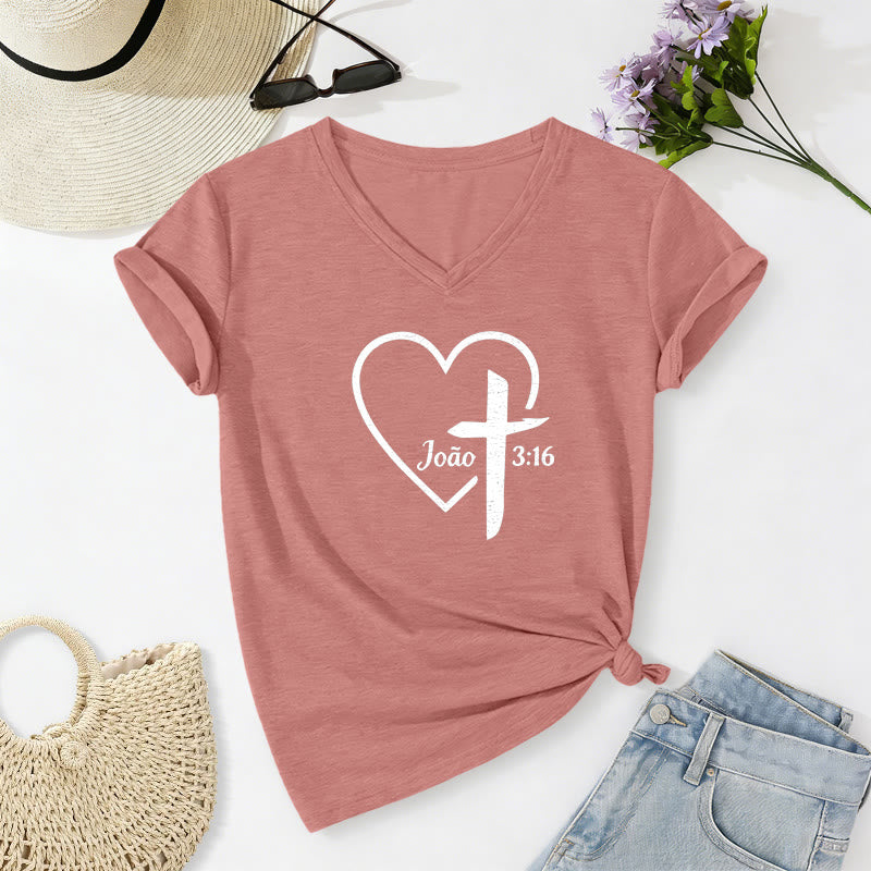 Christianartworkshop T-shirt casual con scollo a V e stampa vintage Cuore e Croce Giovanni 3:16 - Rosa chiaro - 2XL - image 0