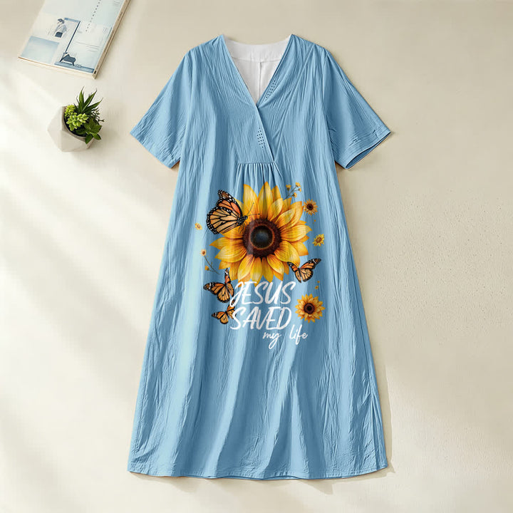 Abito midi a maniche corte con scollo a V e stampa di girasoli e farfalle, "Gesù mi ha salvato la vita", Christianartworkshop. - Blu - 4XL - image 6