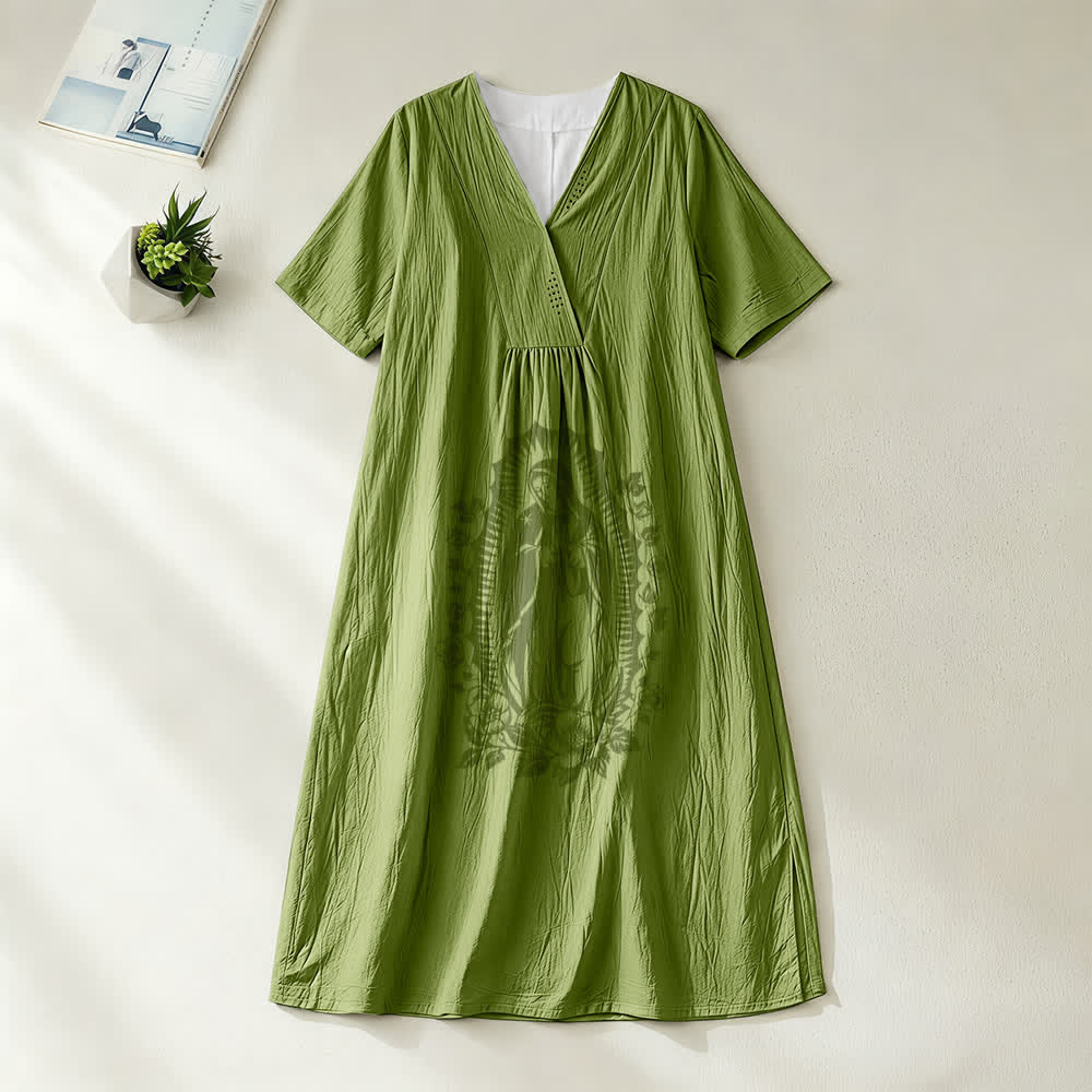 Abito midi a maniche corte con scollo a V e silhouette della Madonna di Guadalupe , Christianartworkshop - Verde oliva - 4XL - image 10