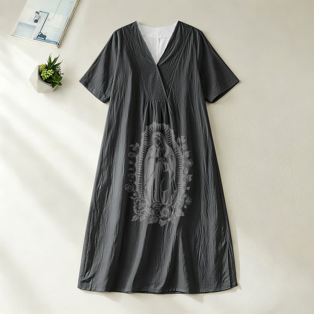 Abito midi a maniche corte con scollo a V e silhouette della Madonna di Guadalupe , Christianartworkshop - Nero - 4XL - image 2