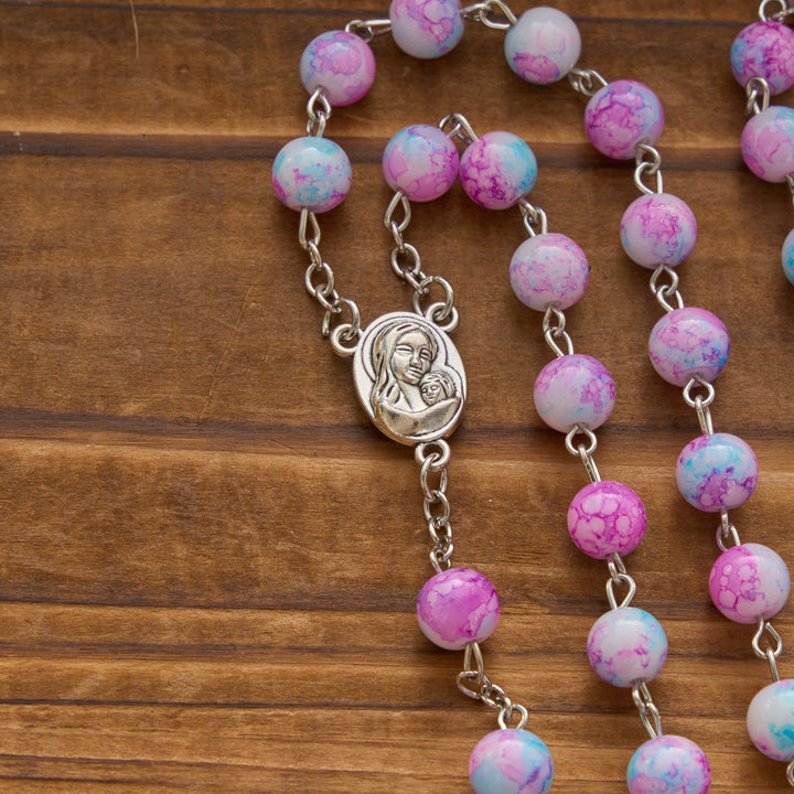 Rosario Christianartworkshop con perline di vetro marmorizzate rosa e blu, medaglia della Madonna con Bambino e crocifisso. - image 6