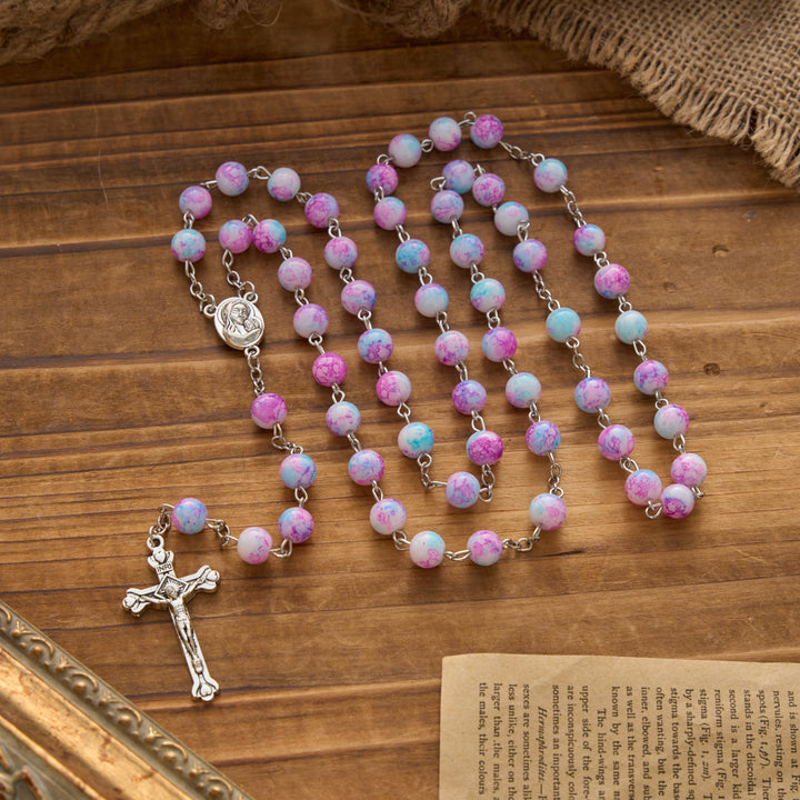 Christianartworkshop Rosario con perle di vetro marmorizzate rosa e blu, medaglia della Madonna con Bambino e crocifisso. - Madonna con Bambino e rosario rosa - image 0
