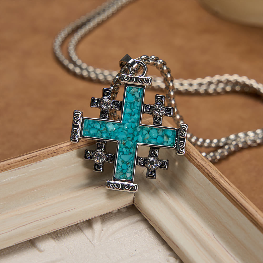 Christianartworkshop Collana con ciondolo a croce di Gerusalemme intarsiata in turchese frantumato e catena a maglie: simbolo di fede completa. - image 1