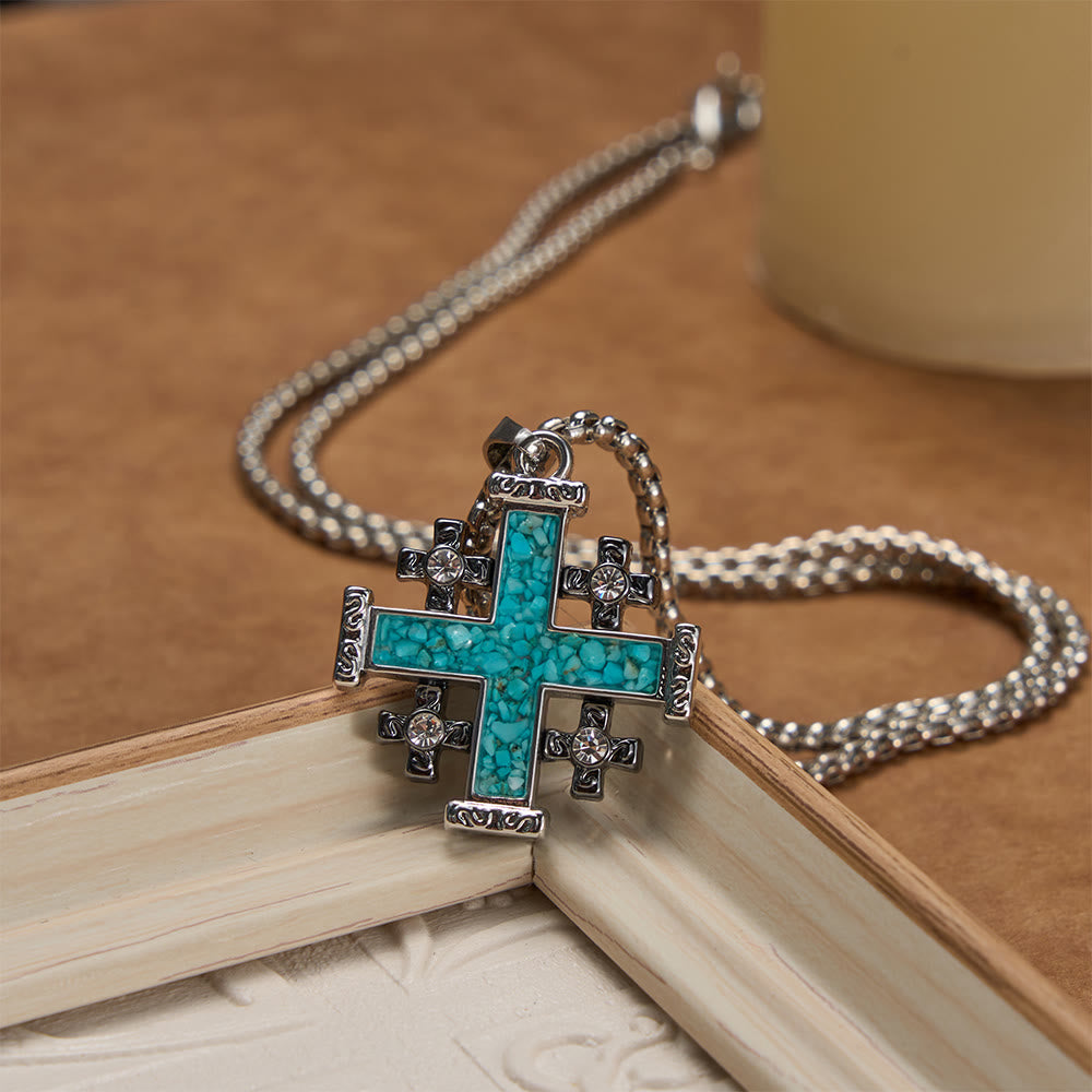 Christianartworkshop Collana con ciondolo a croce di Gerusalemme intarsiata in turchese frantumato e catena a maglie: simbolo di fede completa. - image 2