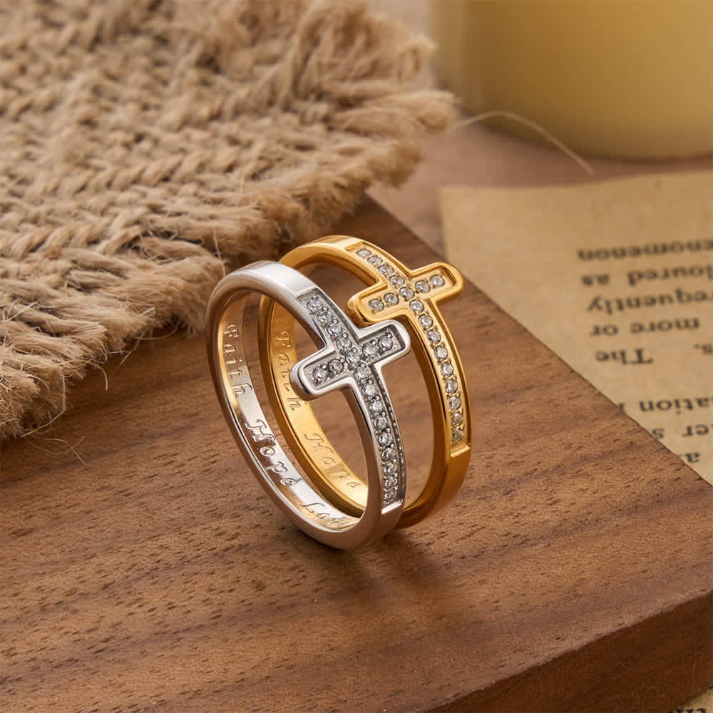Christianartworkshop Anello con croce incisa "Fede, Speranza, Amore" in due colori: oro e argento. - image 0