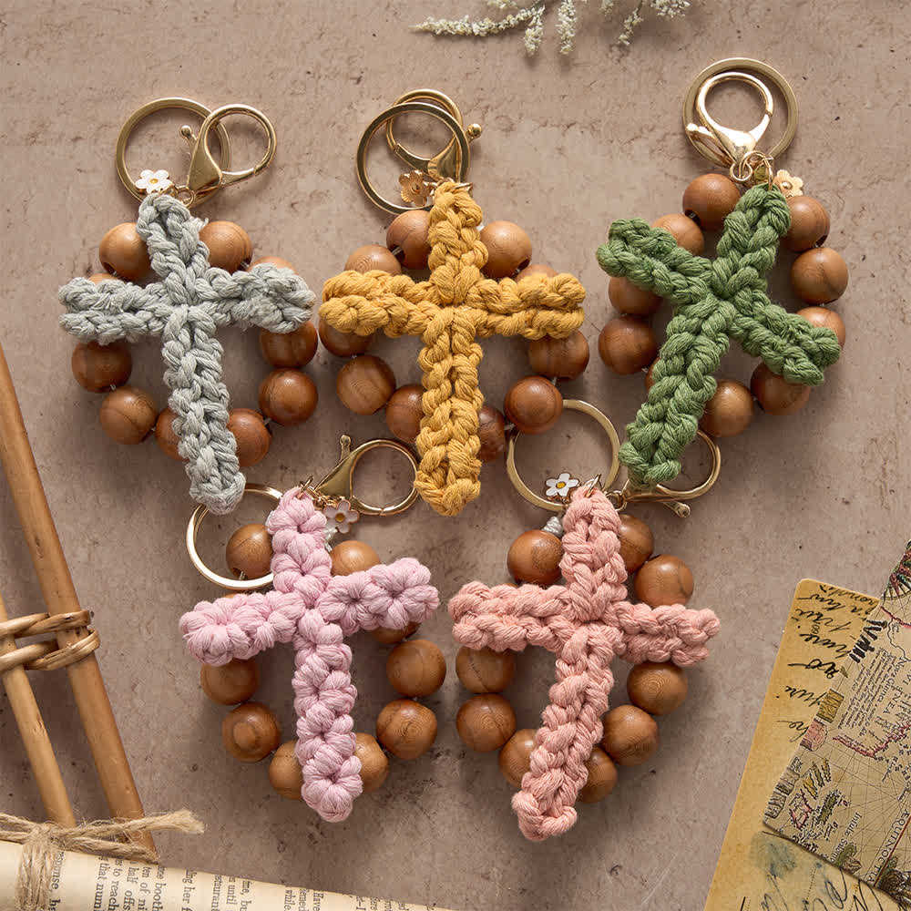 Christianartworkshop Rosario tascabile con perline di sandalo e portachiavi con croce multicolore all'uncinetto - image 0