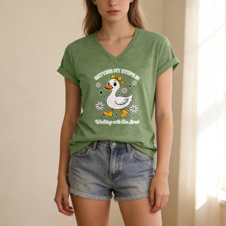 Christianartworkshop Maglietta casual con scollo a V "Getting My Steps In Walking With The Lord Cartoon Duck Daisy". - image 15
