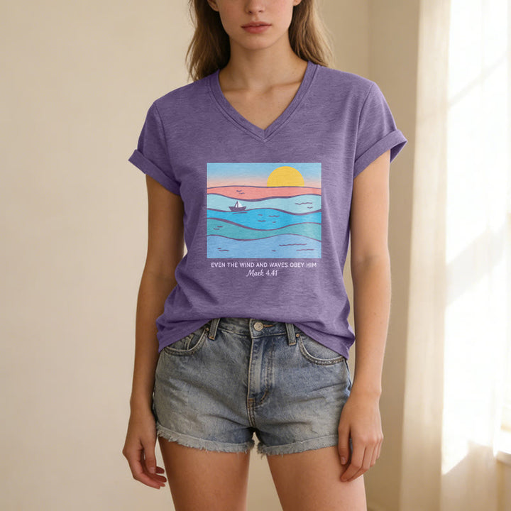 Christianartworkshop Anche il vento e le onde gli obbediscono Marco 4:41 Tramonto sull'oceano T-shirt casual con scollo a V - image 5