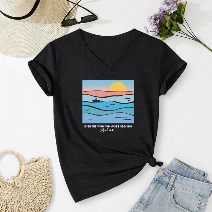 Christianartworkshop Anche il vento e le onde gli obbediscono Marco 4:41 Tramonto sull'oceano T-shirt casual con scollo a V - Nero - 2XL - image 12